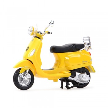 Machetă moto Maisto [1:18] - Vespa 2014 LXV - Yellow